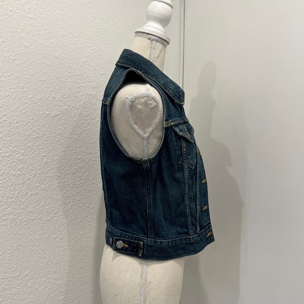 Levi’s Cropped Jean Denim Vest - Picture 4 of 9